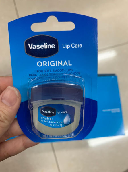 Sáp Dưỡng Môi Mềm Mịn Vaseline 7g Lip Therapy Original 1
