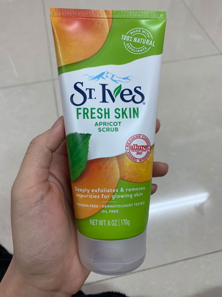 Tẩy Tế Bào Chết St.Ives Chiết Xuất Trái Mơ Tươi Mát Fresh Skin Apricot Scrub 2
